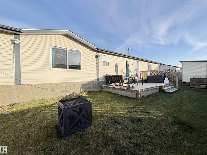 Property Photo: 49 Jutland Crescent AB T7Z 0A3
