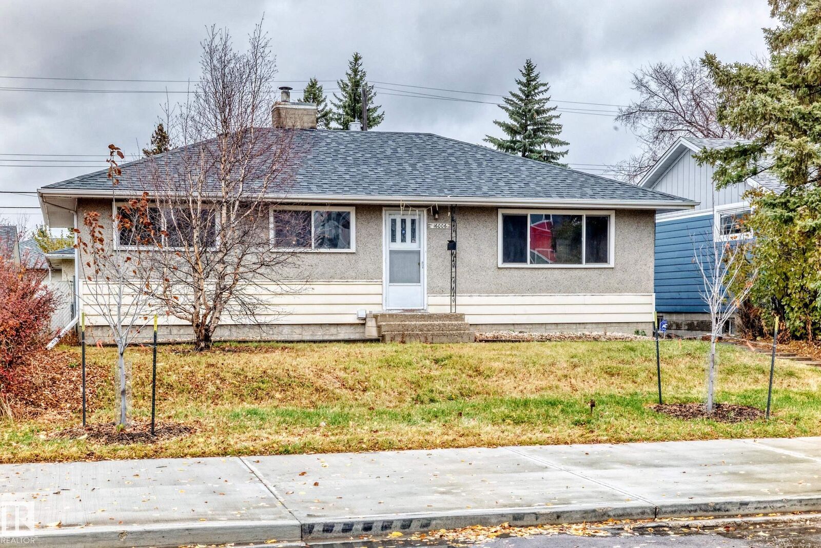 Property Photo: 16006 87 Avenue NW AB T5R 4G9