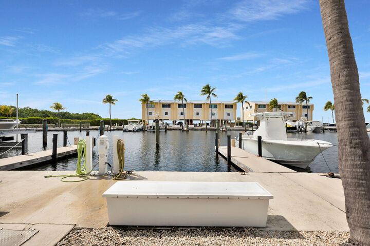 Property Photo:  88540 Overseas Highway 719  FL 33070 