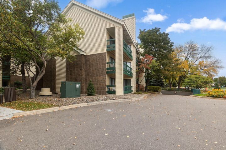 Property Photo: 7602 York Avenue S MN 55435