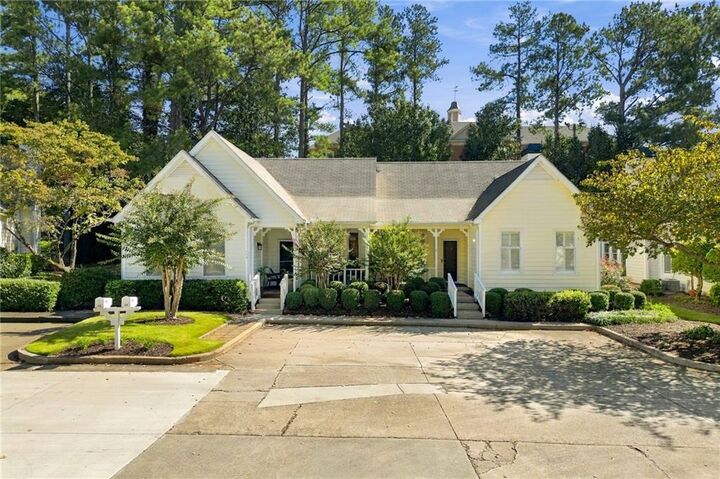 Property Photo: 116 Victoria Way GA 30075