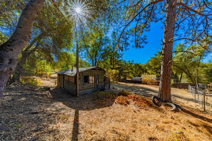 Property Photo: 1 Daisy Lane CA 93644