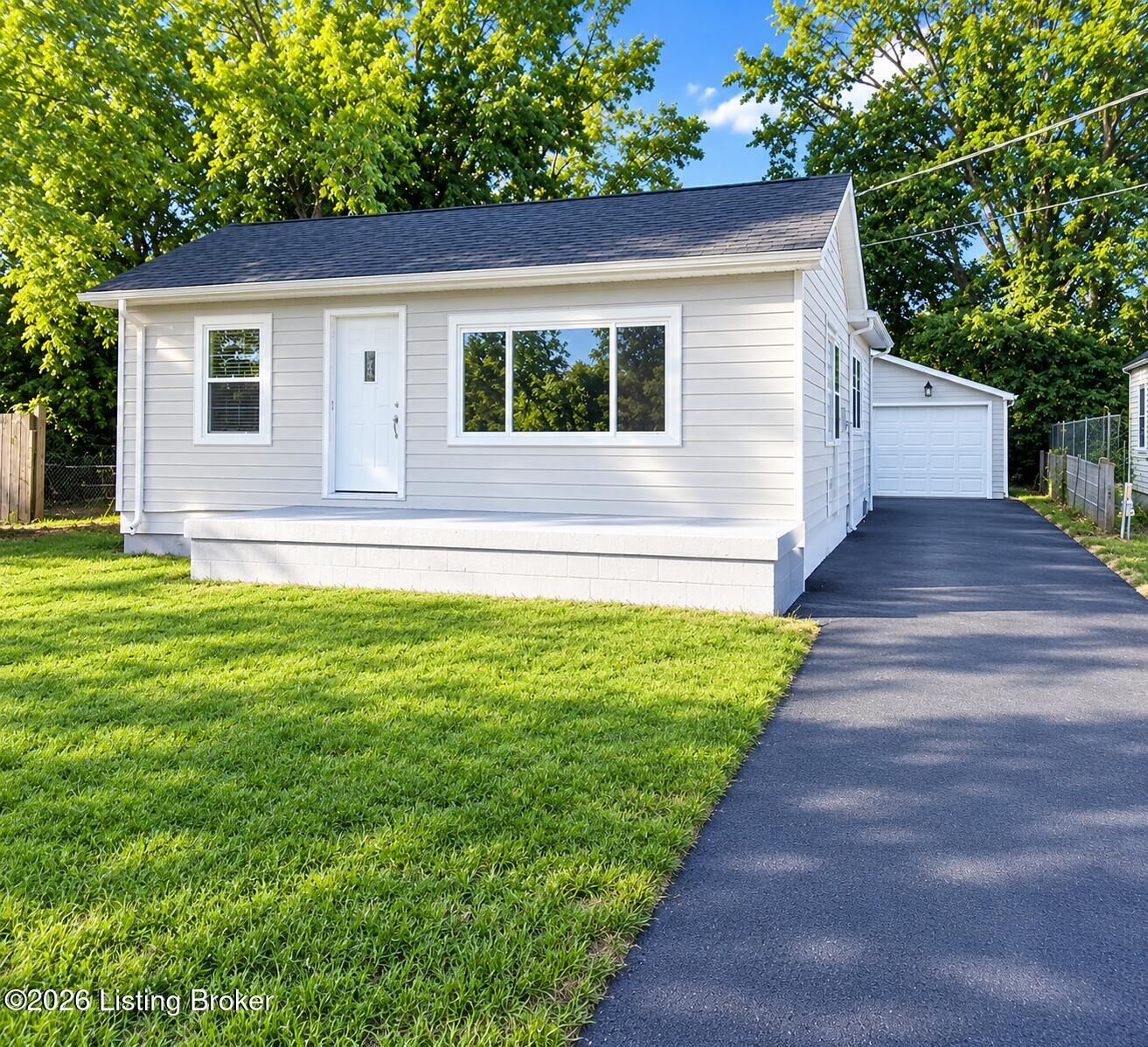 Property Photo:  2321 Landrum Ave  KY 40216 