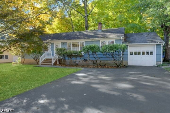 Property Photo:  50 Pine St  NJ 07446 