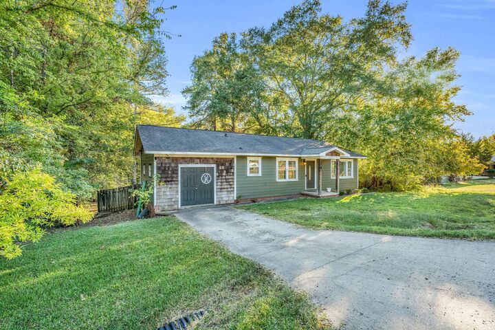 Property Photo:  104 Freeman Avenue  MS 39759 