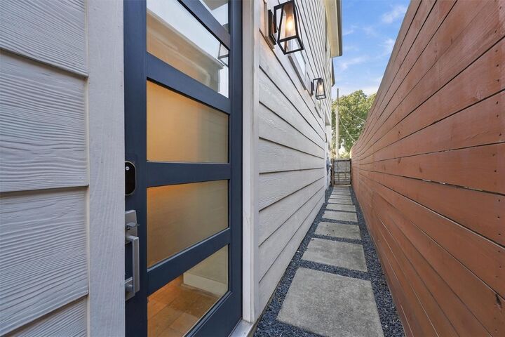 Property Photo:  4508 Hardy Street B  TX 77009 