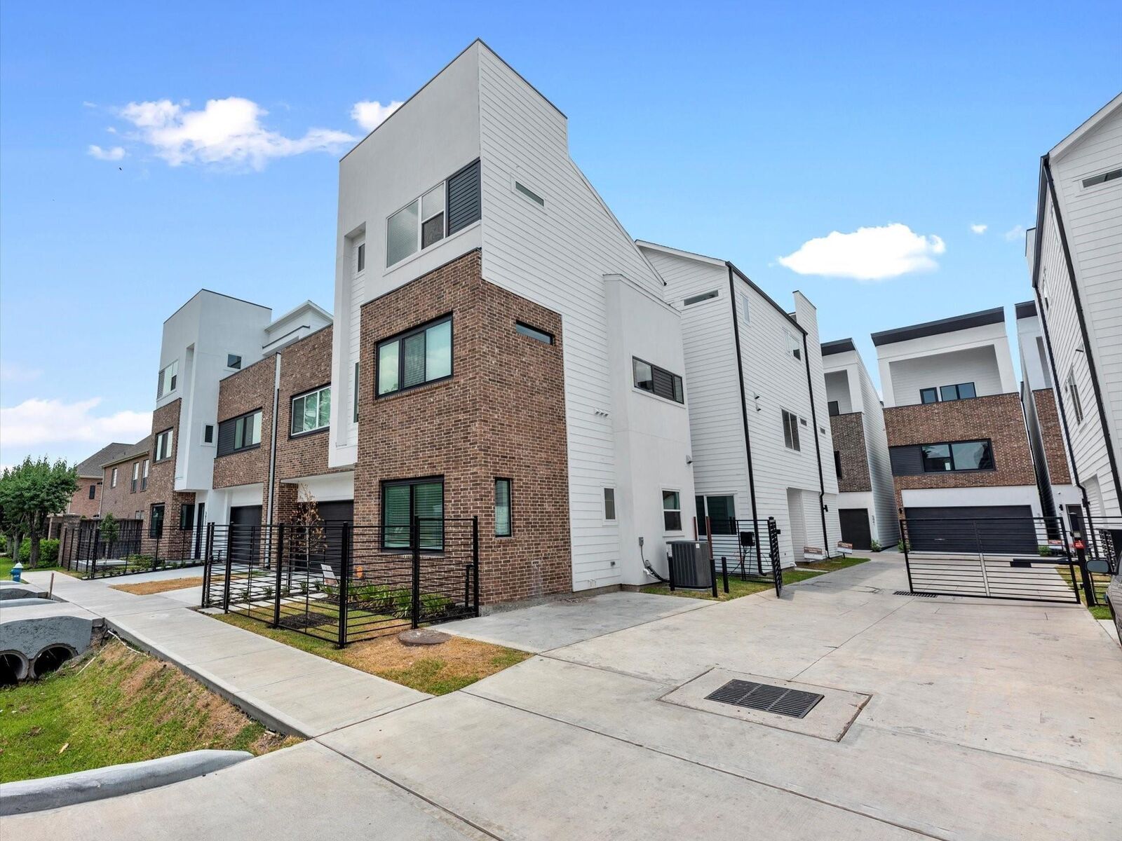 Property Photo:  5829 Dolores Street  TX 77057 
