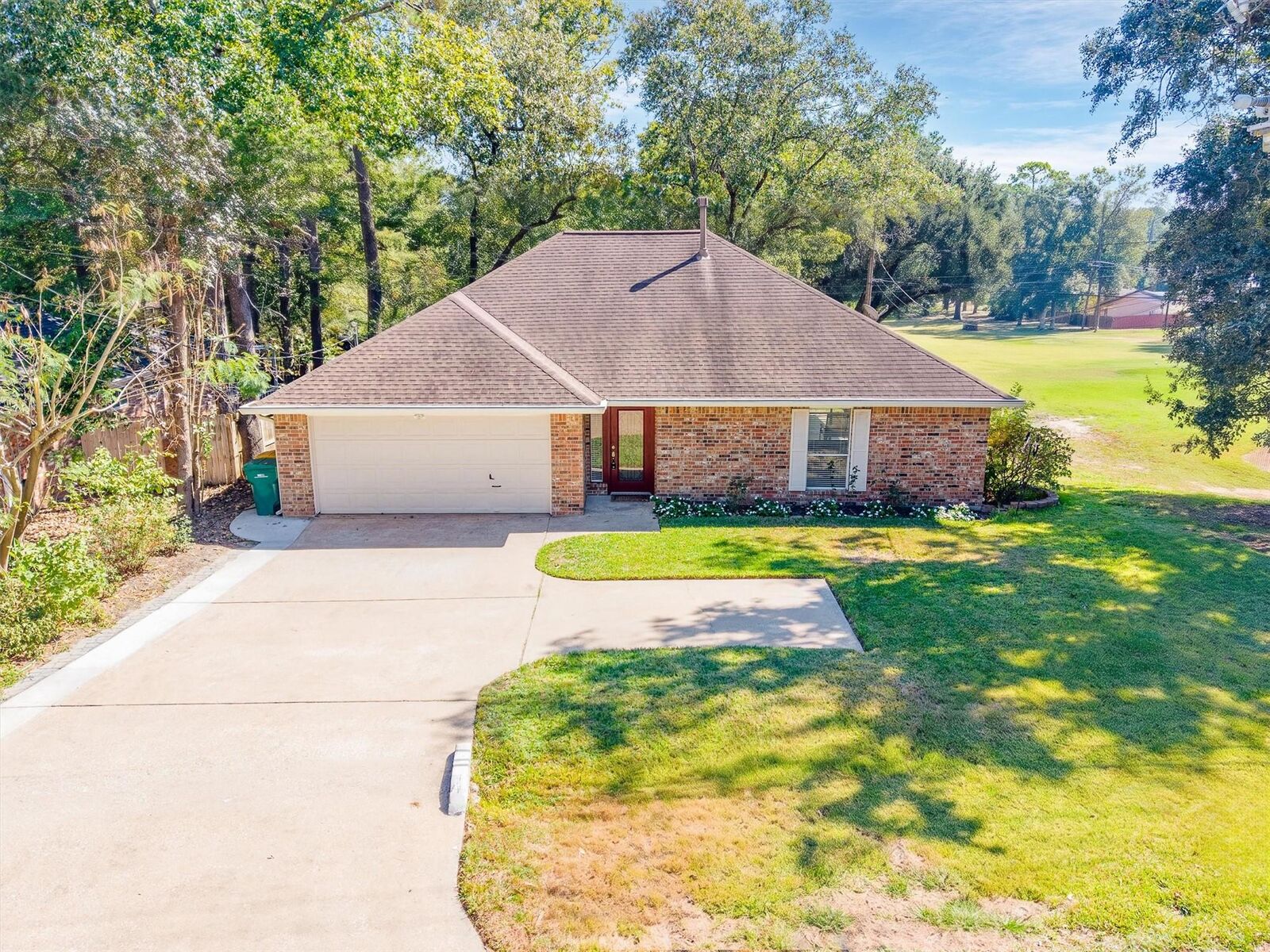 Property Photo:  149 Thunderbird Drive  TX 77304 