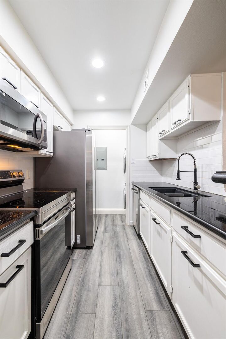 Property Photo:  14600 Fonmeadow Drive 807  TX 77035 