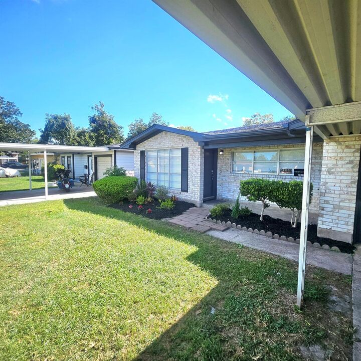 Property Photo: 2507 Jackson Street TX 77568