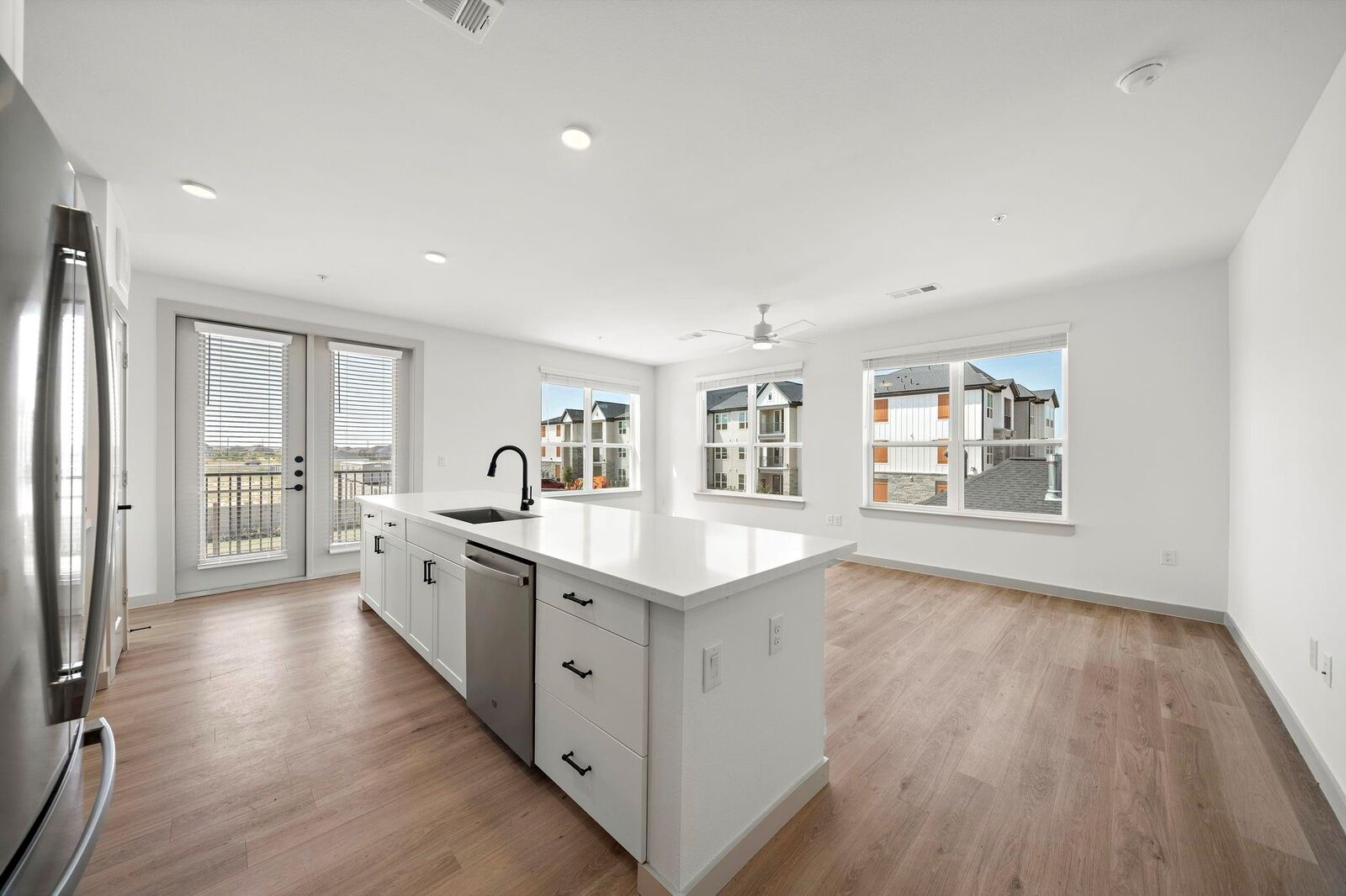 Property Photo:  6030 Texas Heritage Parkway B3  TX 77441 