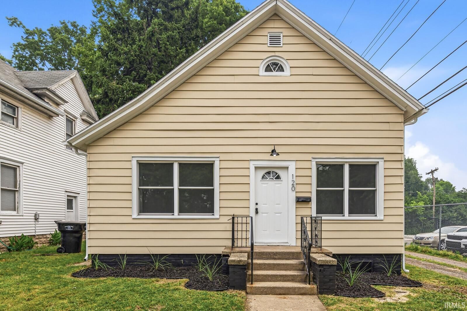 Property Photo: 120 N Frances Street IN 46617