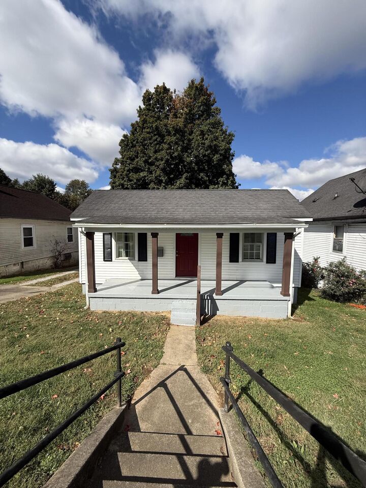 Property Photo:  216 Cathedral  KY 40004 