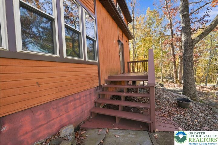 Property Photo: 122 Dover Drive PA 18324