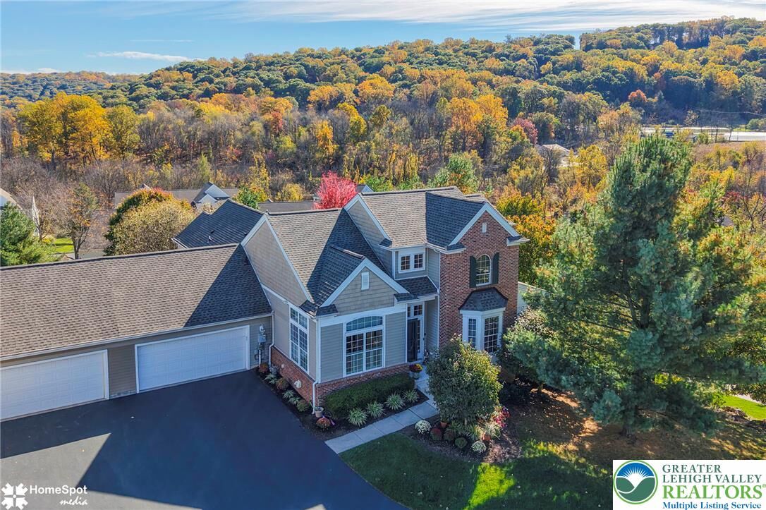 Property Photo: 877 Sonoma Lane PA 18040