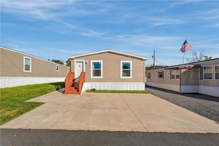 Property Photo: 1073 Dogwood Street 473 PA 18059