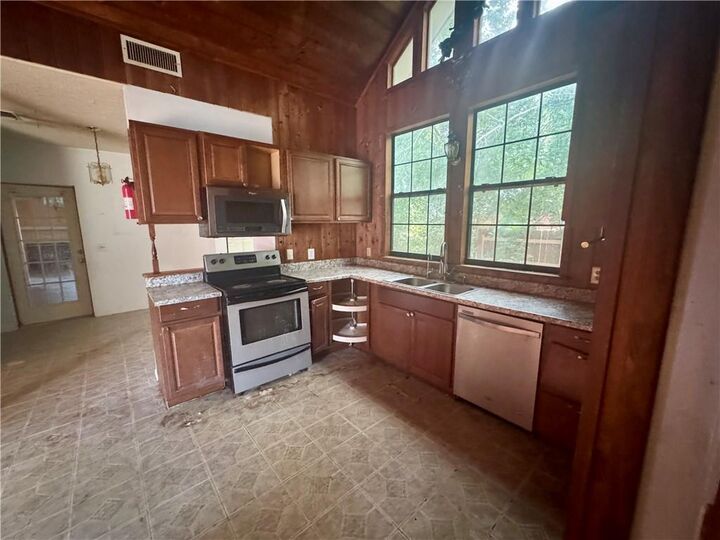 Property Photo:  200 5th Avenue  AL 36502 
