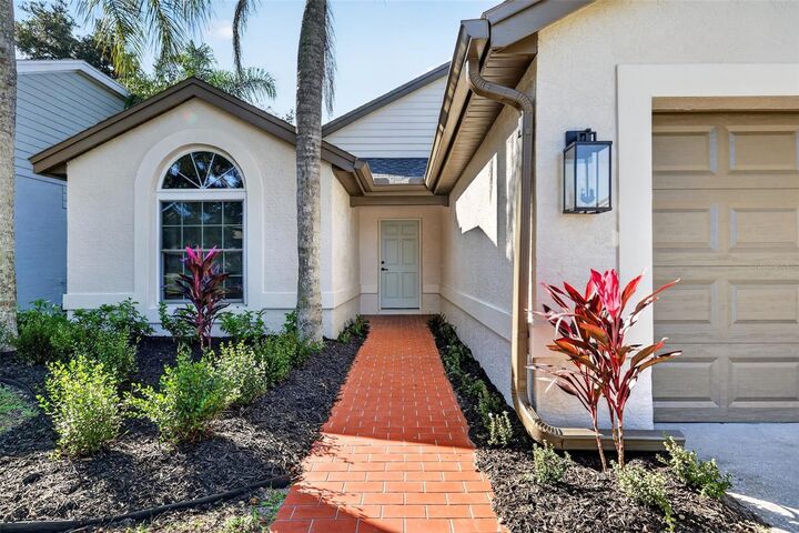 Property Photo:  1536 Crosswind Circle  FL 32825 