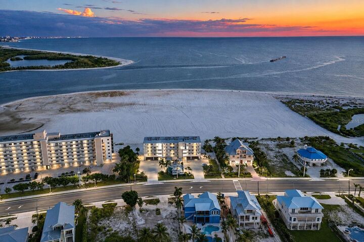 Property Photo:  8300 Estero Boulevard 403  FL 33931 