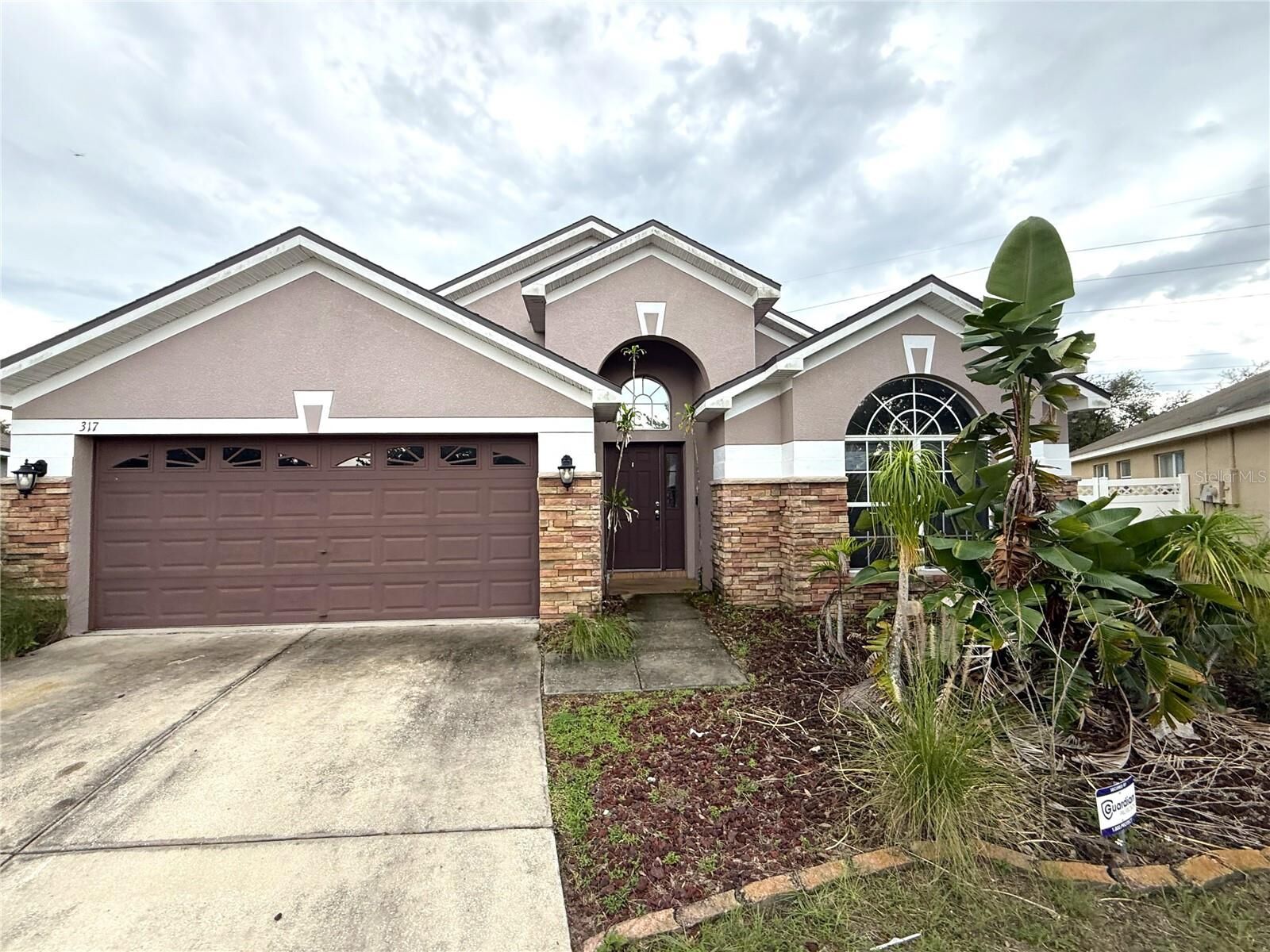 Property Photo: 317 Delwood Breck Street FL 33570