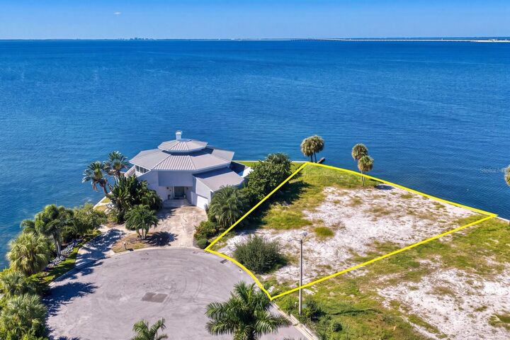 Property Photo: 5033 W San Miguel Street FL 33629