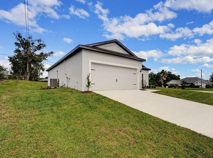 Property Photo: 2768 Fayson Circle FL 32738
