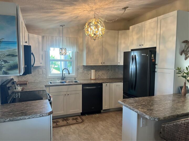 Property Photo: 5316 53rd Avenue E N9 FL 34203