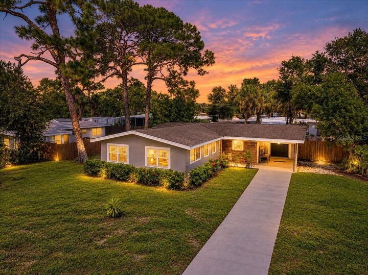 Property Photo:  3103 Browning Street  FL 34237 