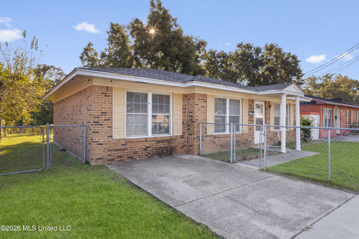 Property Photo:  270 Nixon Street  MS 39530 