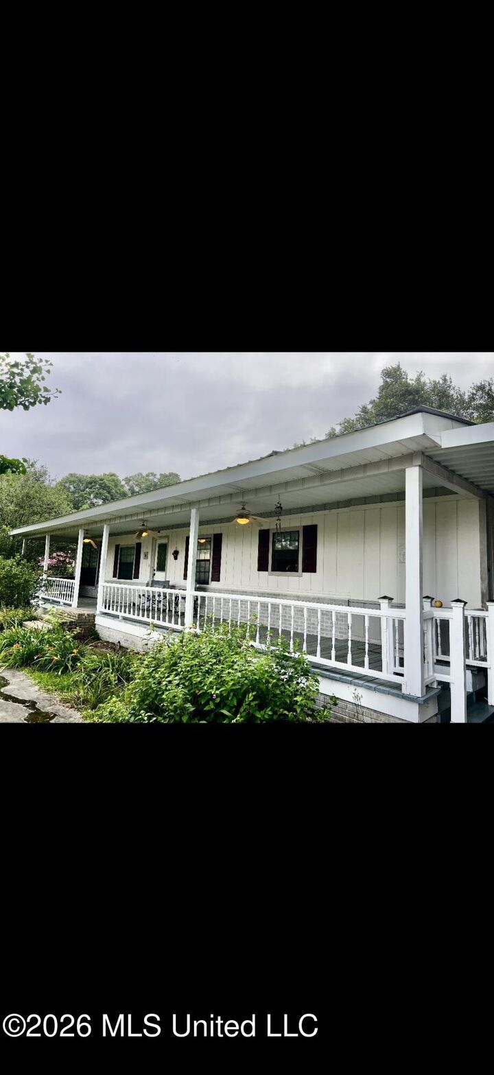Property Photo: 303 N Main Street MS 39119
