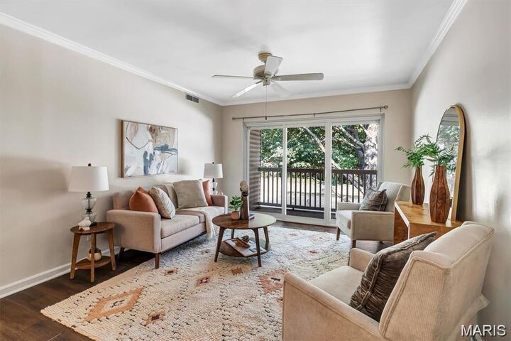 Property Photo: 425 S Geyer Road H MO 63122