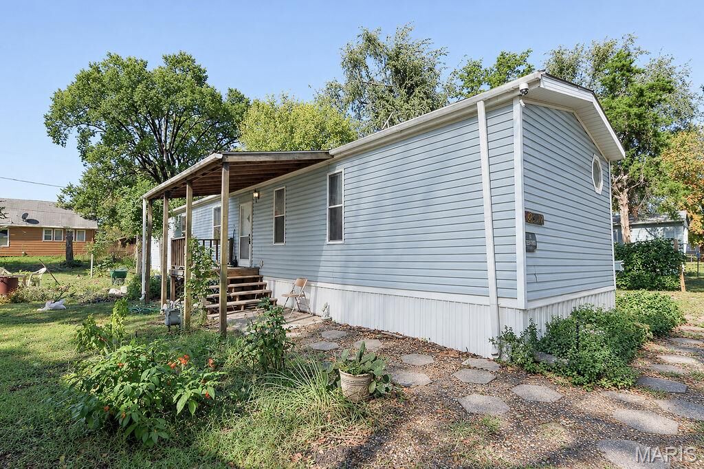 Property Photo: 2405 Ohio Avenue IL 62040
