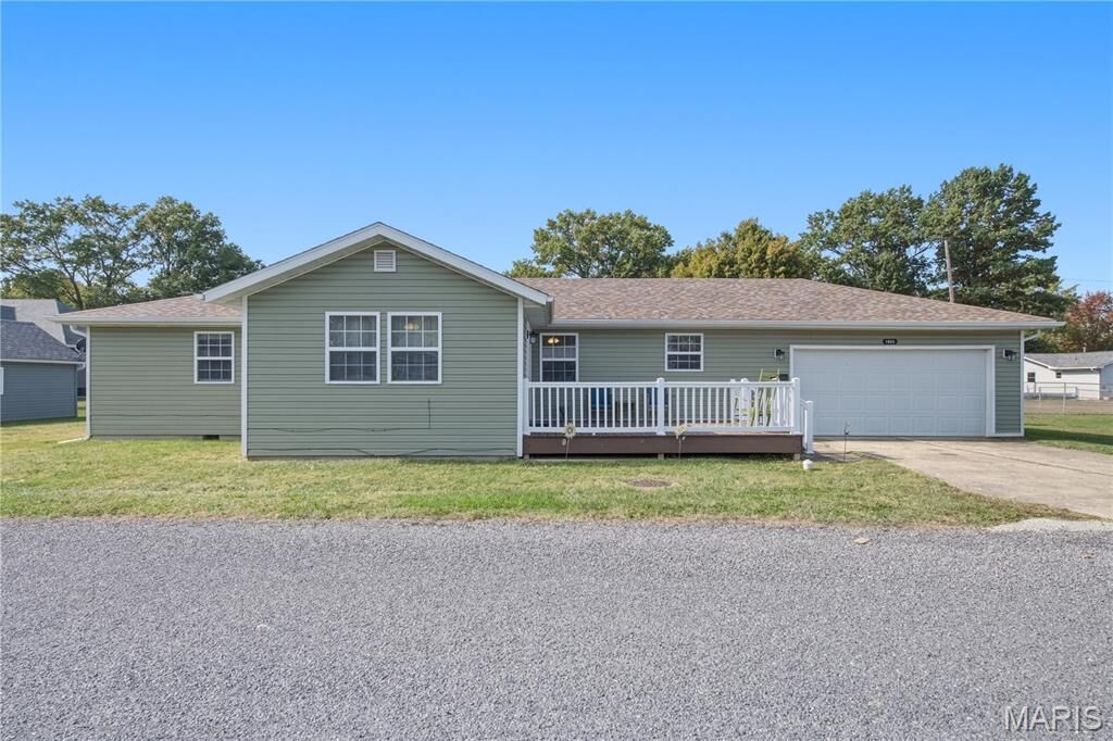 Property Photo:  1905 N Jackson Street  IL 62056 