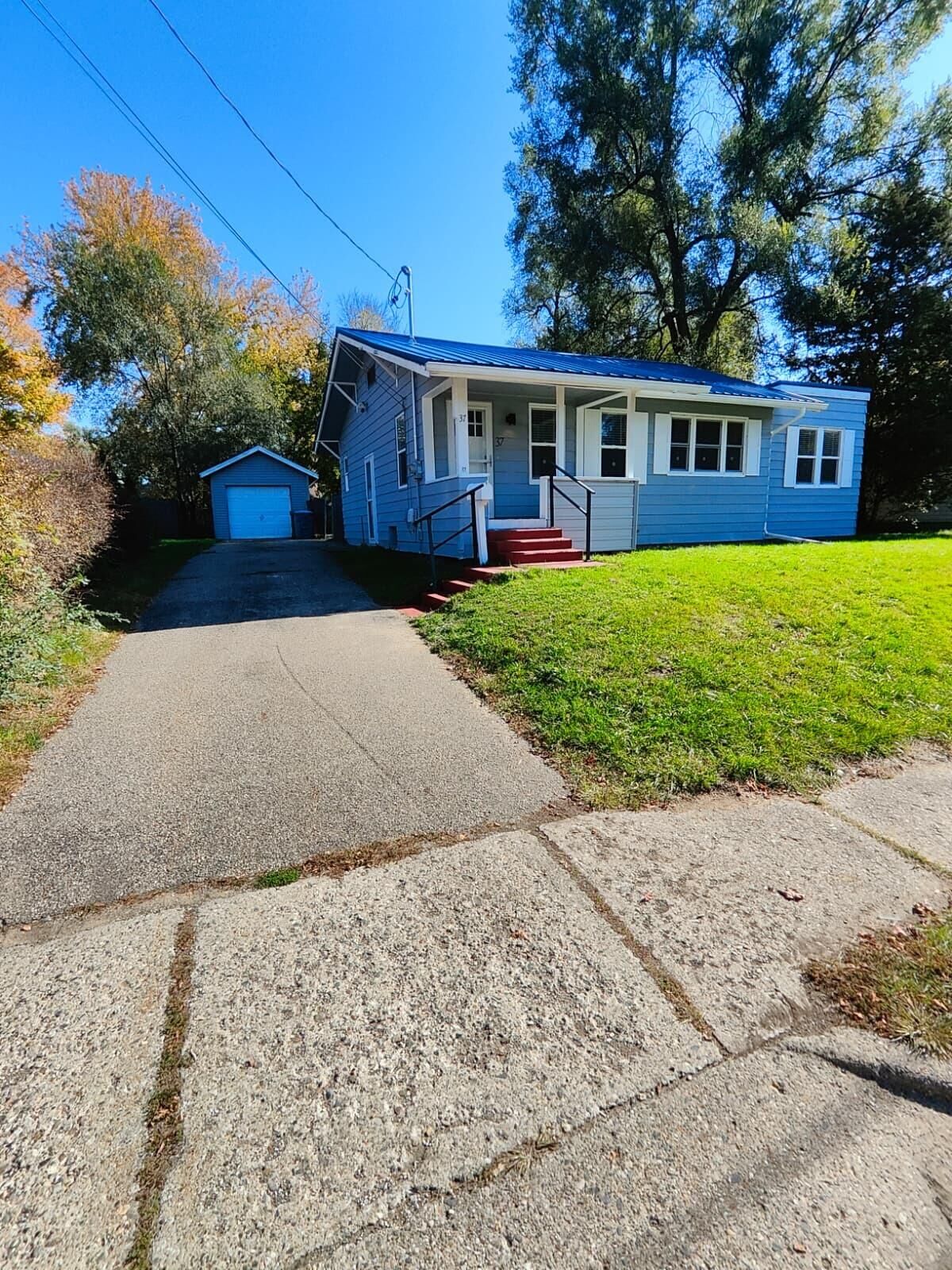 Property Photo:  37 S Mason Avenue S  MI 49037 
