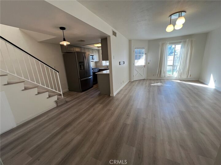 Property Photo:  181 W La Verne Avenue 11  CA 91767 