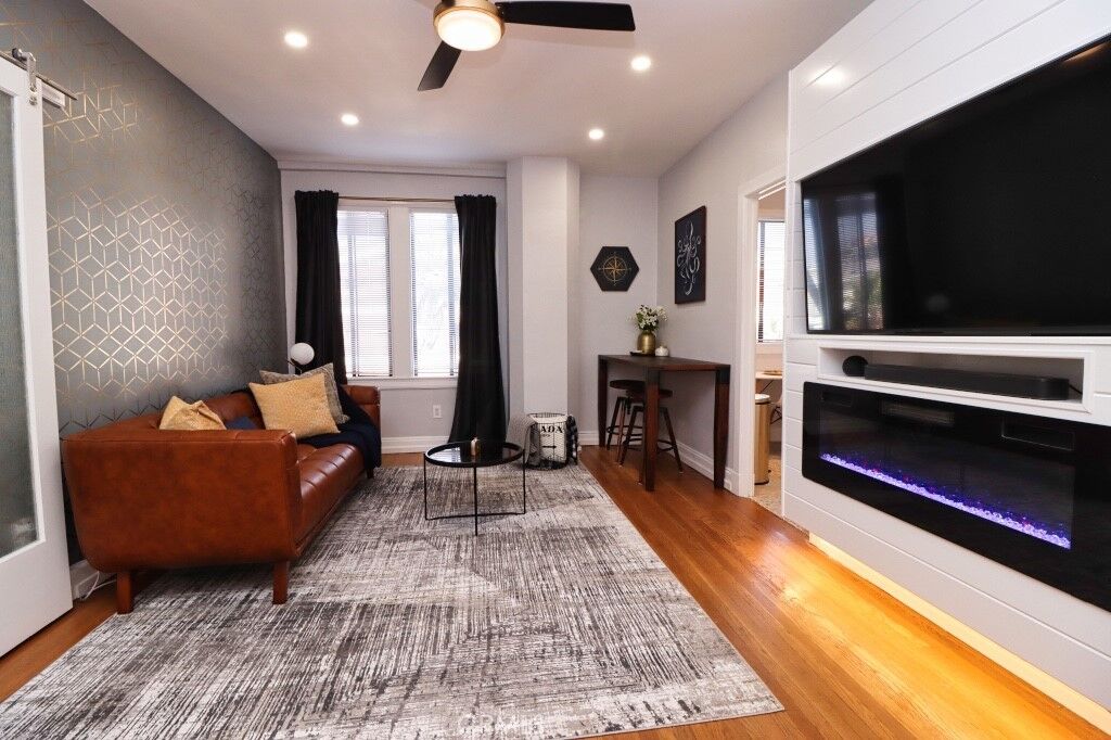 Property Photo: 315 W 3rd CA 90802