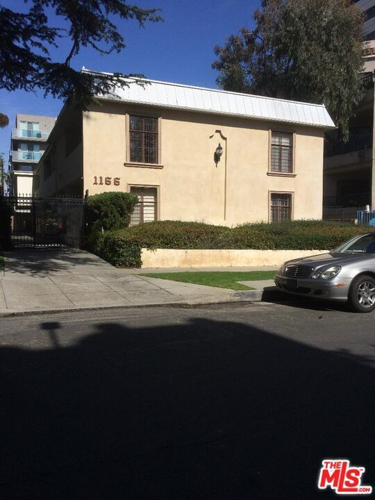 Property Photo:  1166 Amherst Avenue 6  CA 90049 