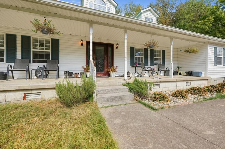 Property Photo: 607 Hulsey Branch Rd TN 38473
