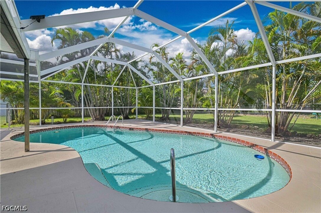 Property Photo:  915 SW 31st Terrace  FL 33914 