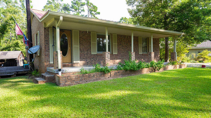 Property Photo: 51 County Road 180 MS 38834