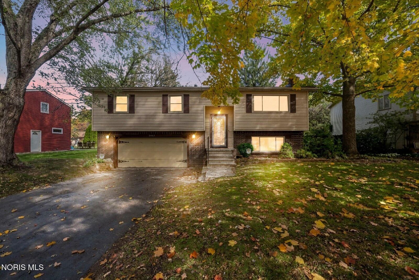 Property Photo: 1663 Archwood Lane OH 43614