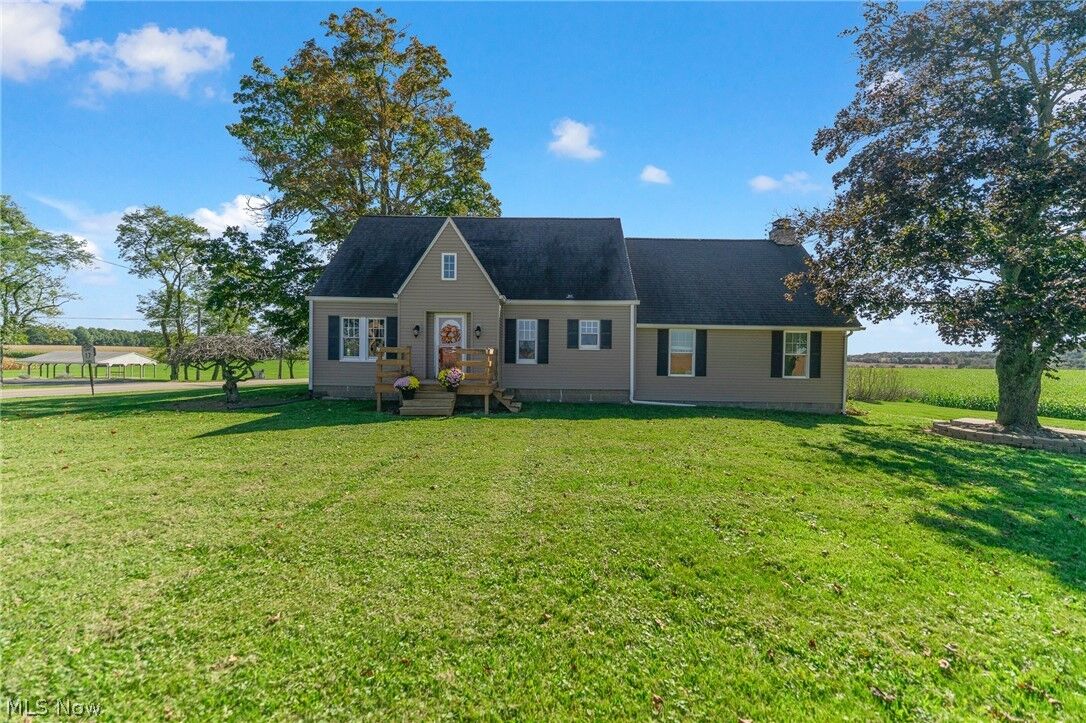Property Photo:  6017 W South Range Road  OH 44460 