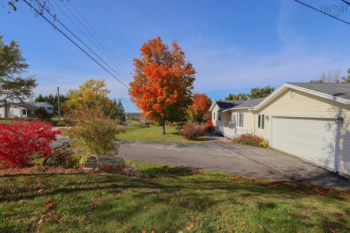 Property Photo:  69 Dawson Heights  NS B0J 1E0 