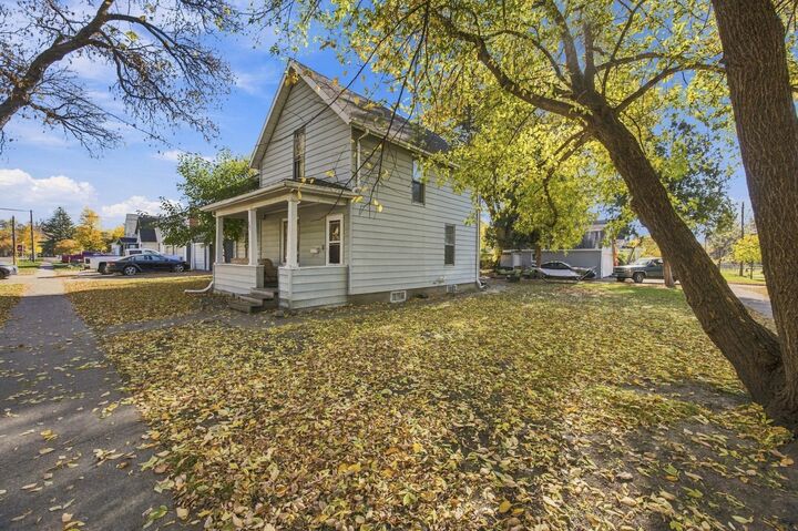 Property Photo: 903 7th Avenue S MN 56560