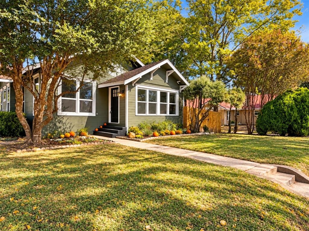 Property Photo:  1104 Park Street  TX 75401 