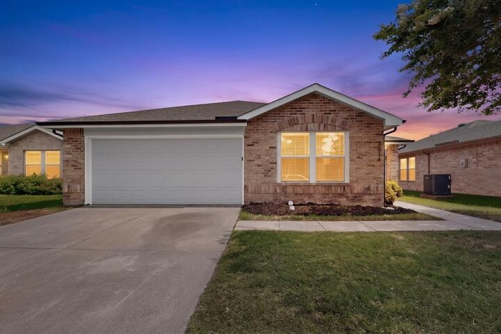 Property Photo: 2616 Mountain View Drive TX 75071