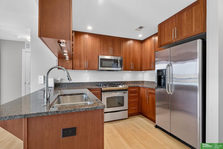 Property Photo: 3201 Dodge Court 5607 NE 68131