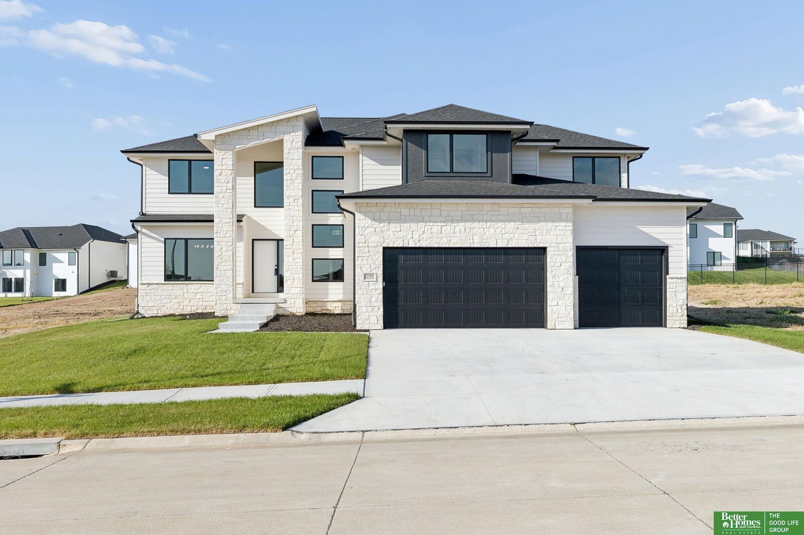 Property Photo:  21901 Buchanan Parkway  NE 68028 