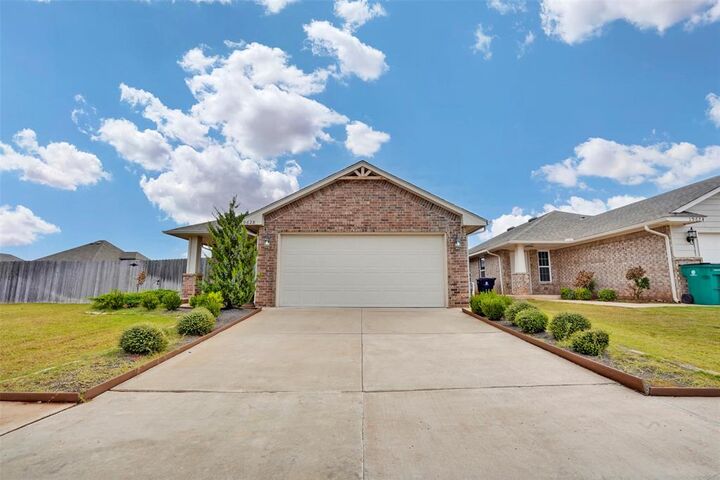 Property Photo: 19628 Brookville Drive OK 73012