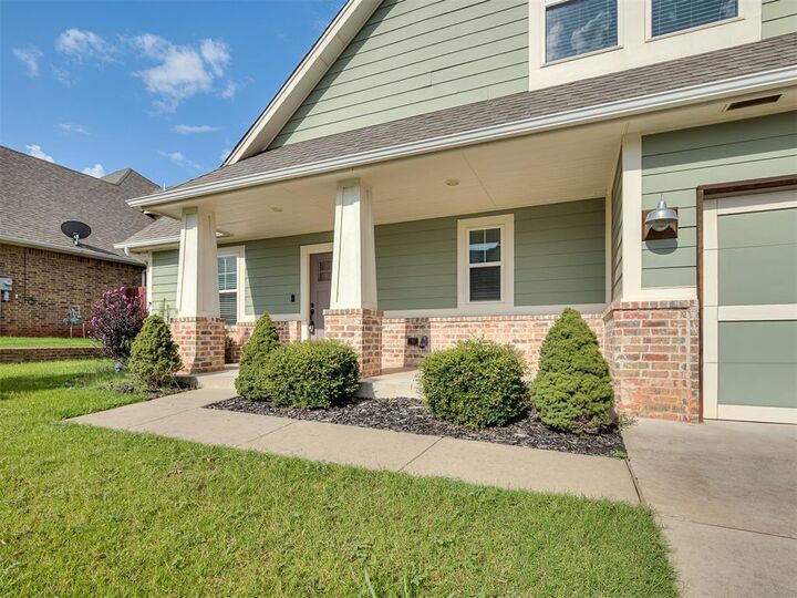 Property Photo:  2333 Bretton Lane  OK 73012 